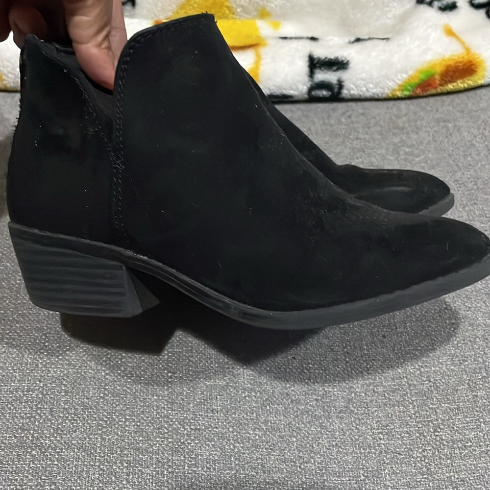 Old Navy Pointy Black Ankle Boots